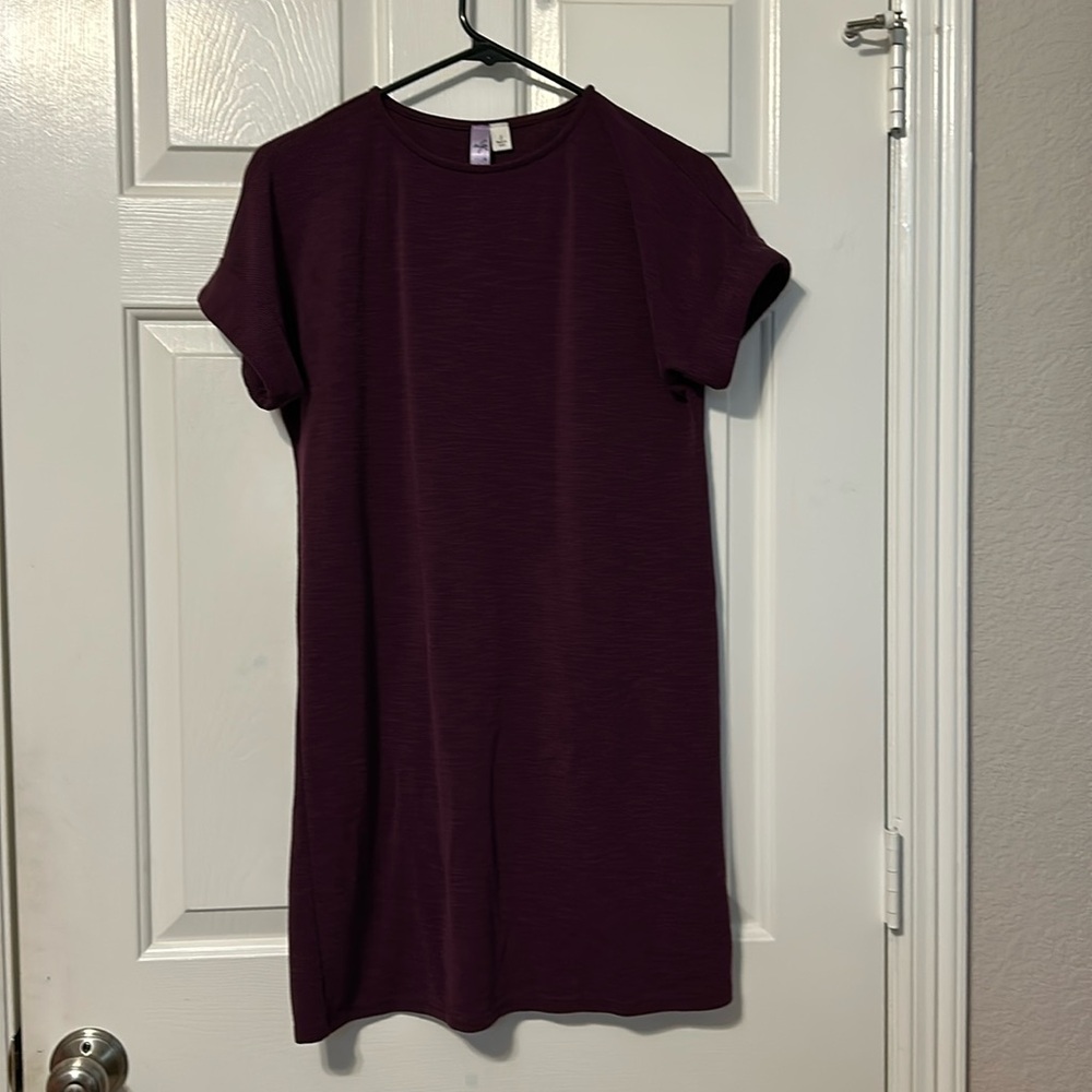 alya maroon short sleeve maroon dress Size S